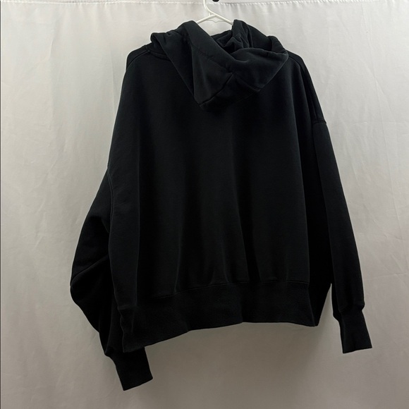 Nike Women’s Cropped Hoodie Size Medium Black Center Swoosh - Picture 9 of 9